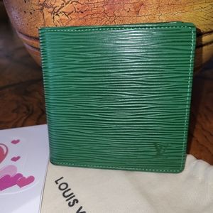 ❤️SOLD♥️Louis Vuitton Wallet Epi Leather Portefeiulle Marco Bifold